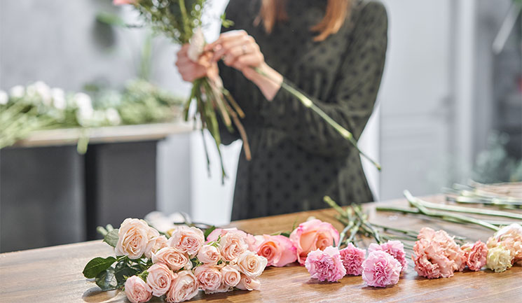 fleuriste-art-floral​-avalanche de fleurs