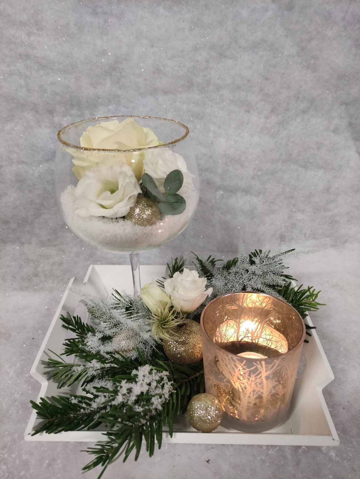 plateau de noel ,verre de neige et photophore de motif cerf