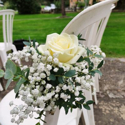 décoration de bout de chaise pour cérémonie laïque mariage